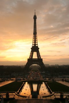 http://commons.wikimedia.org/wiki/File:Tour_eiffel_at_sunrise_from_the_trocadero.jpg