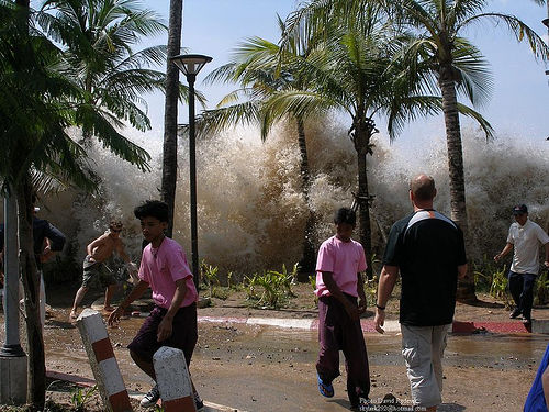 http://commons.wikimedia.org/wiki/File:2004-tsunami.jpg