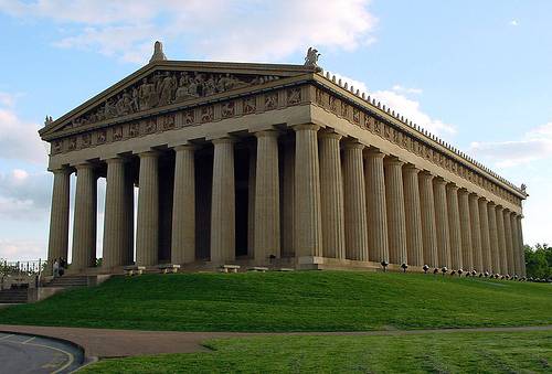 http://commons.wikimedia.org/wiki/Image:Parthenonnashville1.jpg