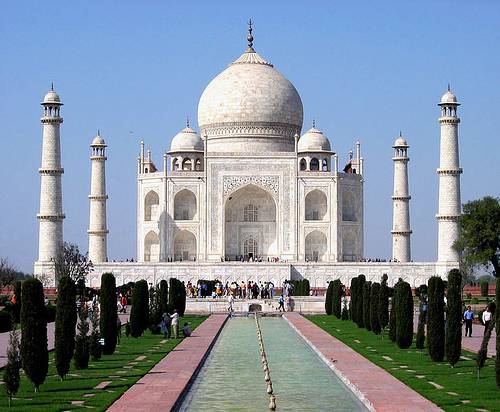 http://commons.wikimedia.org/wiki/File:Taj_Mahal_in_March_2004.jpg