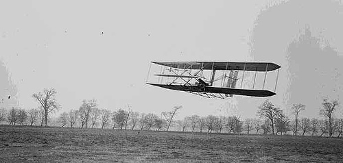 http://commons.wikimedia.org/wiki/Image:1904WrightFlyer.jpg