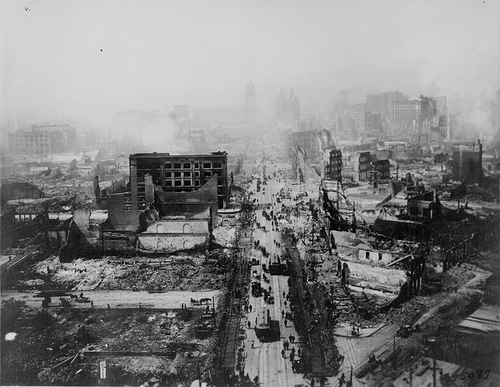 http://commons.wikimedia.org/wiki/Image:Sanfranciscoearthquake1906.jpg