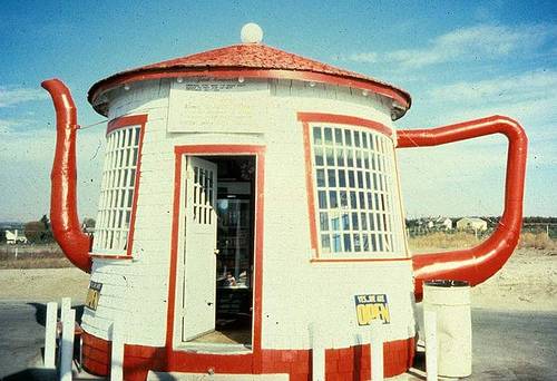 http://commons.wikimedia.org/wiki/File:Teapot_Dome_Service_Station.JPG