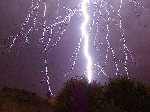 http://commons.wikimedia.org/wiki/Image:Lightning_02.jpg