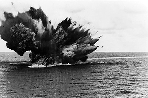 http://commons.wikimedia.org/wiki/Image:HMS_Barham_explodes.jpg