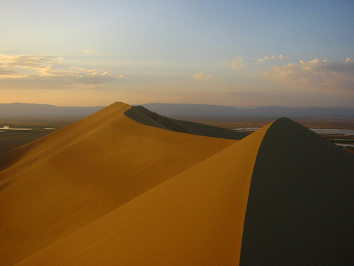 http://en.wikipedia.org/wiki/Image:Kelso_Dunes_01.jpg