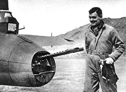 http://commons.wikimedia.org/wiki/Image:Clark_Gable_8th-AF-Britain1943.jpg