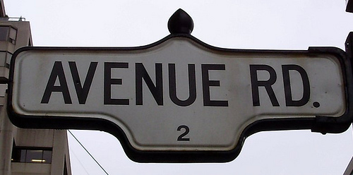 http://en.wikipedia.org/wiki/File:Avenue_Road_Sign.jpg