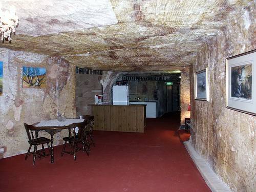 http://en.wikipedia.org/wiki/File:Coober_Pedy_underground_house.jpg