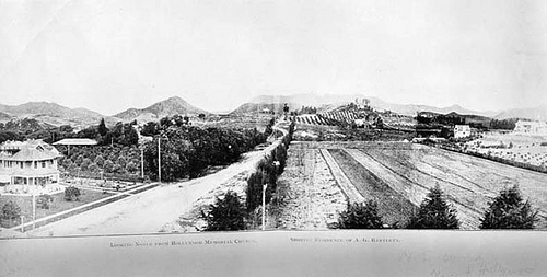 http://commons.wikimedia.org/wiki/File:Hollywood%26Vine-1907.jpg