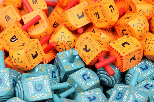 http://commons.wikimedia.org/wiki/File:Colorful_dreidels2.JPG