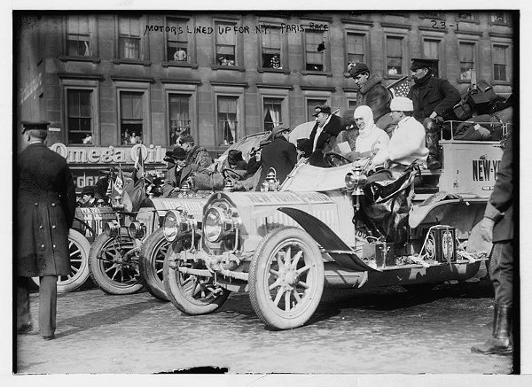 http://commons.wikimedia.org/wiki/File:1908_New_York_to_Paris_Race,_grid.jpg