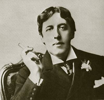 http://commons.wikimedia.org/wiki/File:Oscar_Wilde_frock_coat.jpg