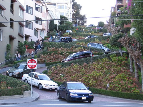 http://commons.wikimedia.org/wiki/File:LombardStreet.jpg