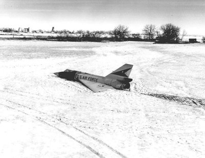 http://commons.wikimedia.org/wiki/File:F-106_unmanned_landing.jpg