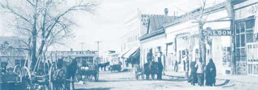 http://commons.wikimedia.org/wiki/File:TAOS_PLAZAca1907.jpg