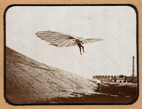 http://commons.wikimedia.org/wiki/File:Richard_Neuhauss_Otto_Lilienthals_Flug_vom_29_Mai_1895.jpg