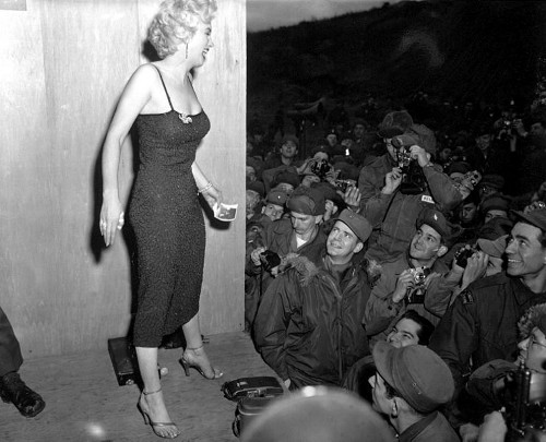 http://commons.wikimedia.org/wiki/File:Marilyn_Monroe.jpg