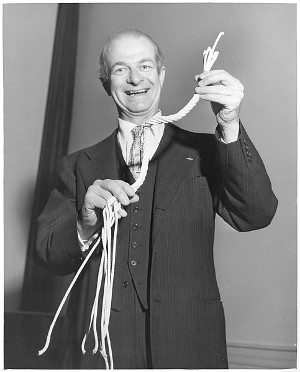 http://commons.wikimedia.org/wiki/File:Linus_Pauling_with_rope.jpg