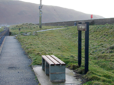 http://commons.wikimedia.org/wiki/File:Golf_Halt_Station.jpg