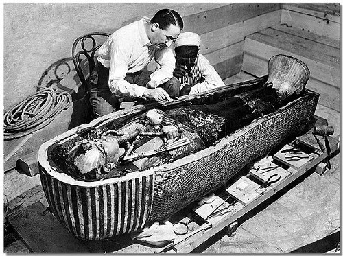 http://commons.wikimedia.org/wiki/File:Tuts_Tomb_Opened.JPG