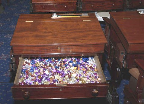 http://commons.wikimedia.org/wiki/File:Candy_desk.jpg