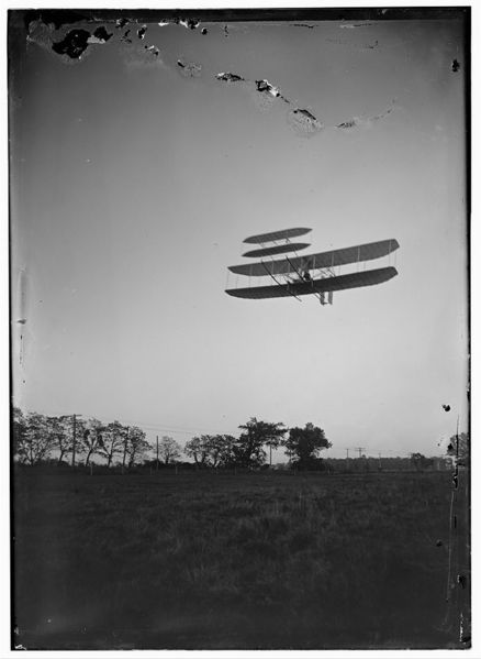 http://commons.wikimedia.org/wiki/File:Wright_flyer_III_loc_gov.jpg