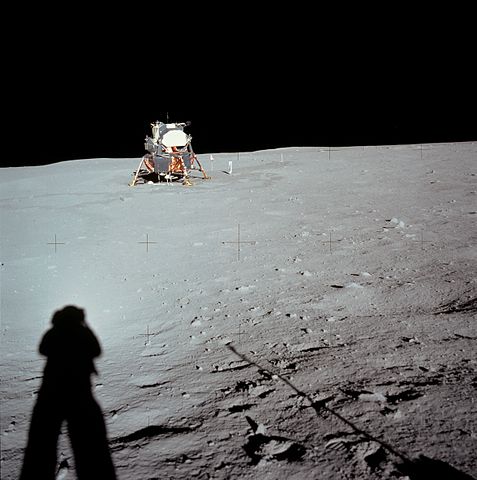 http://commons.wikimedia.org/wiki/File:Apollo_11_AS11-40-5961HR.jpg
