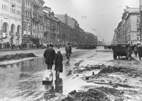 http://commons.wikimedia.org/wiki/File:RIAN_archive_324_In_besieged_Leningrad.jpg