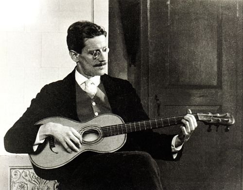 http://commons.wikimedia.org/wiki/File:James_Joyce_in_1915.jpg