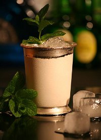 http://commons.wikimedia.org/wiki/File:Mint_Julep_im_Silberbecher.jpg