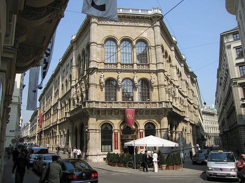 http://commons.wikimedia.org/wiki/File:Palais_Ferstel.jpg