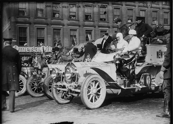 http://commons.wikimedia.org/wiki/File:1908_New_York_to_Paris_Race,_grid.jpg