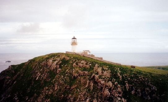 https://commons.wikimedia.org/wiki/File:The_lighthouse_on_Eilean_Mor.jpg