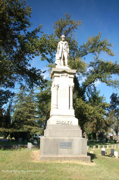 https://commons.wikimedia.org/wiki/File:Reuel_Colt_Gridley_Monument.jpg