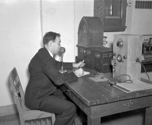 https://commons.wikimedia.org/wiki/File:LSU_Radio_Station_1938.jpg