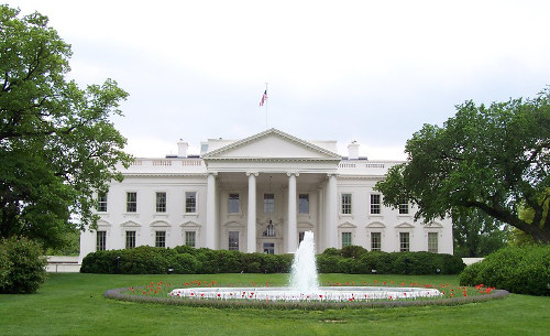 https://commons.wikimedia.org/wiki/File:White_House.jpg