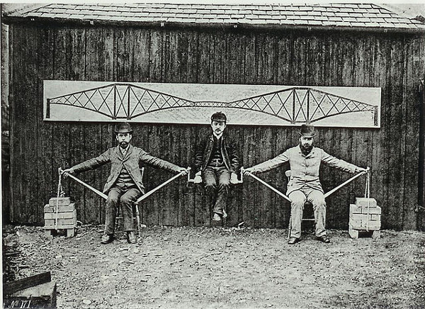 http://commons.wikimedia.org/wiki/File:Cantilever_bridge_human_model.jpg