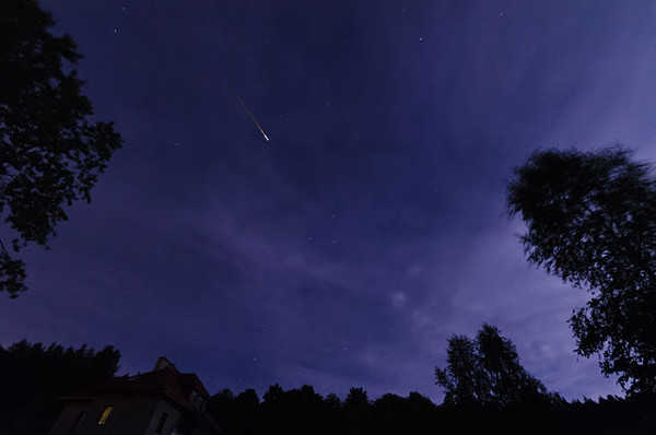 https://commons.wikimedia.org/wiki/File:2014_Meteor.jpg