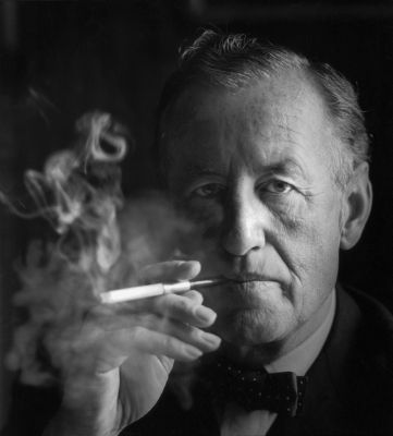 https://en.wikipedia.org/wiki/File:Ian_Fleming,_headshot.jpg