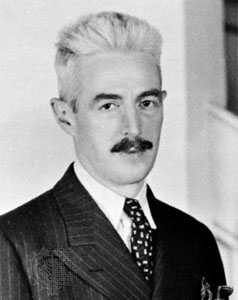 https://commons.wikimedia.org/wiki/File:Dashiellhammett.jpg