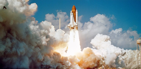 https://pixabay.com/en/challenger-space-shuttle-launch-1102029/