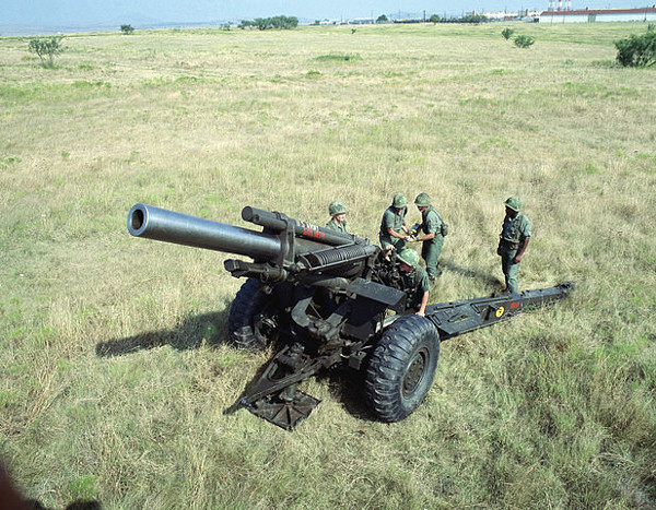 https://commons.wikimedia.org/wiki/File:USArmy_M114_howitzer.jpg