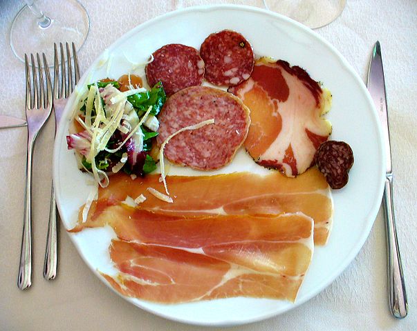 https://commons.wikimedia.org/wiki/File:Antipasto_all%27italiana.jpg