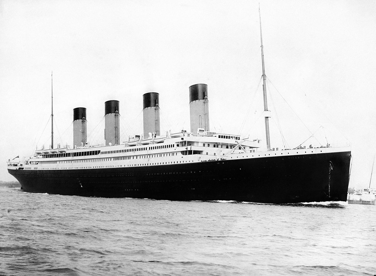 https://commons.wikimedia.org/wiki/File:RMS_Titanic_3.jpg
