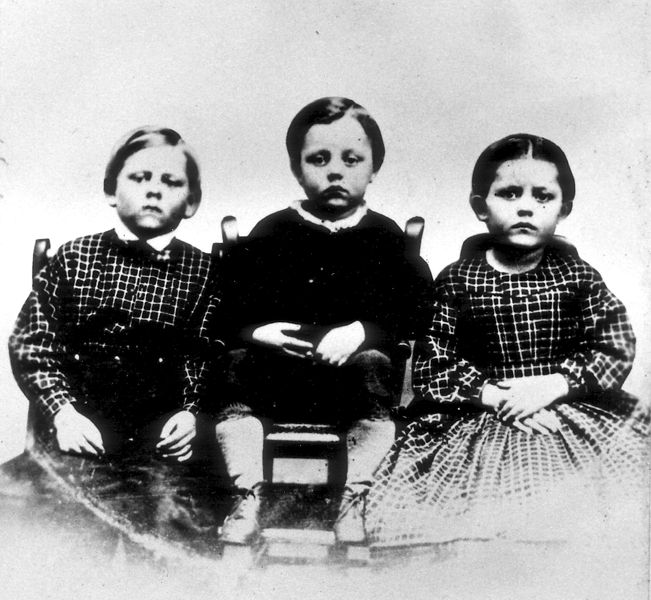 https://commons.wikimedia.org/wiki/File:Humiston_children.jpg