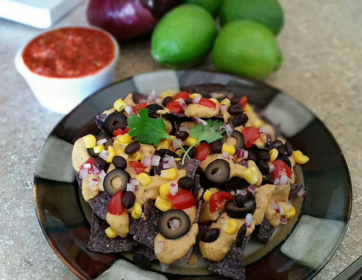 https://pixabay.com/en/nachos-food-chips-mexican-salsa-795612/