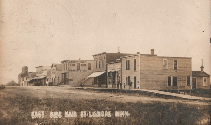 https://en.wikipedia.org/wiki/File:Main_Street,_Lismore,_MN.jpg