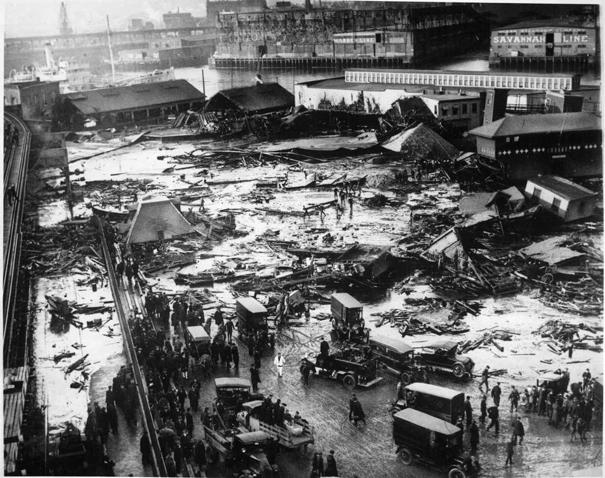 https://commons.wikimedia.org/wiki/File:BostonMolassesDisaster.jpg