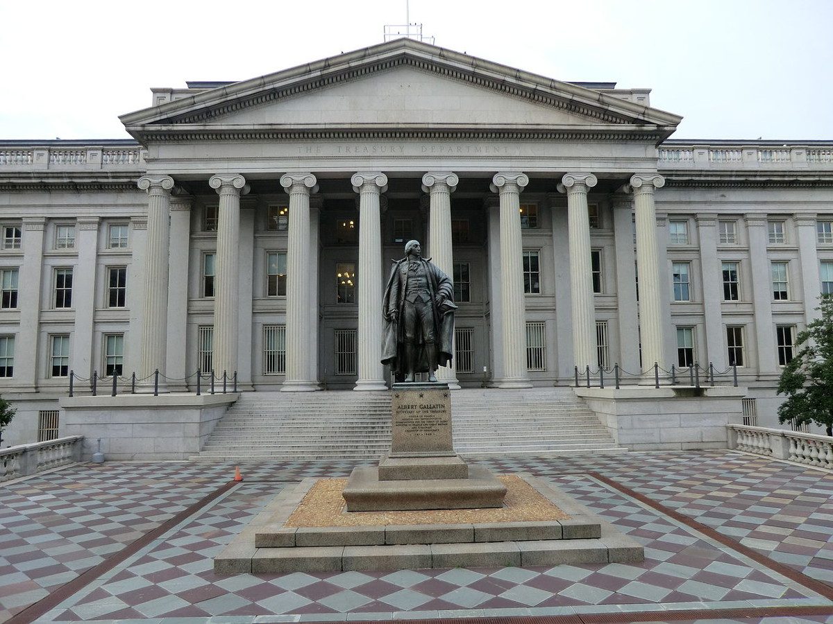 https://commons.wikimedia.org/wiki/File:Albert_Gallatin_statue_-_U.S._Department_of_Treasury_headquarters_-_Washington_D.C._-_2.JPG